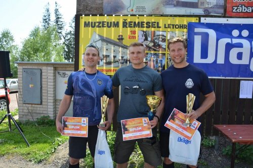 Jedenáctý ročník soutěže Ohnivá rozhledna už zná vítěze, v roce 2018 na Andrlově Chlumu závodilo 39 hasičů 8  