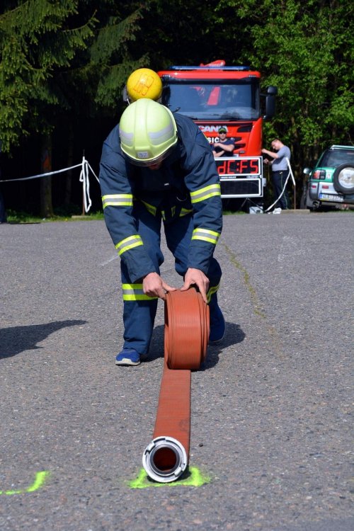 Jedenáctý ročník soutěže Ohnivá rozhledna už zná vítěze, v roce 2018 na Andrlově Chlumu závodilo 39 hasičů 2  